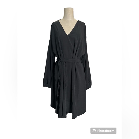 Vero Moda Short Dress V neck in Black - Picture 6 of 10